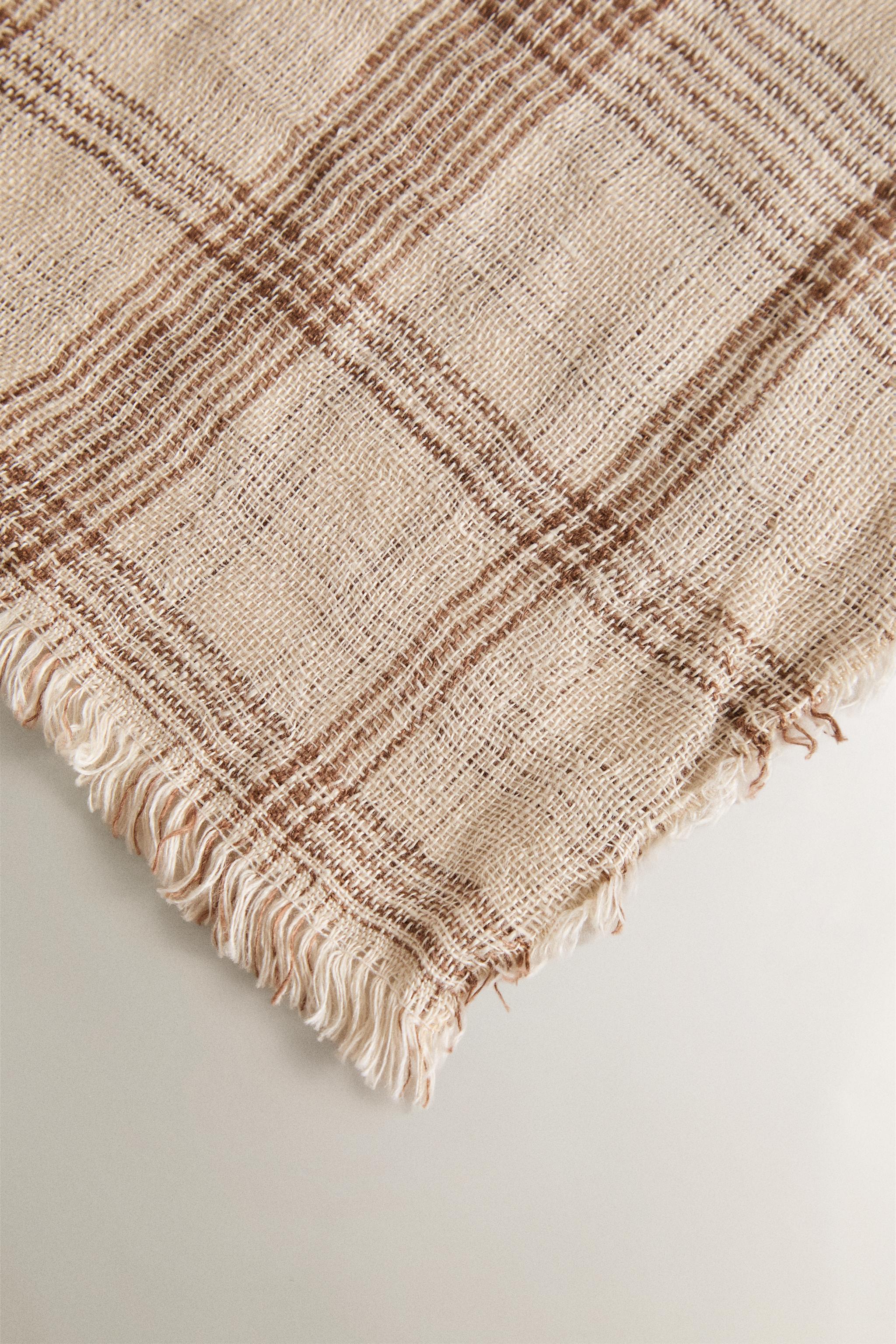 LINEN BLANKET